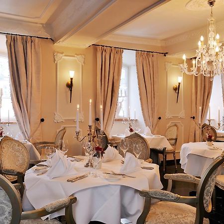 Schlosshotel Burghaus Kronenburg Dahlem  Bagian luar foto