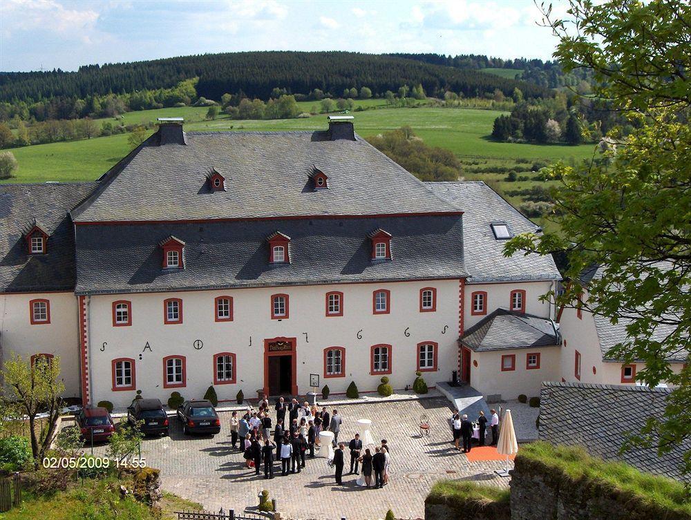Schlosshotel Burghaus Kronenburg Dahlem  Bagian luar foto